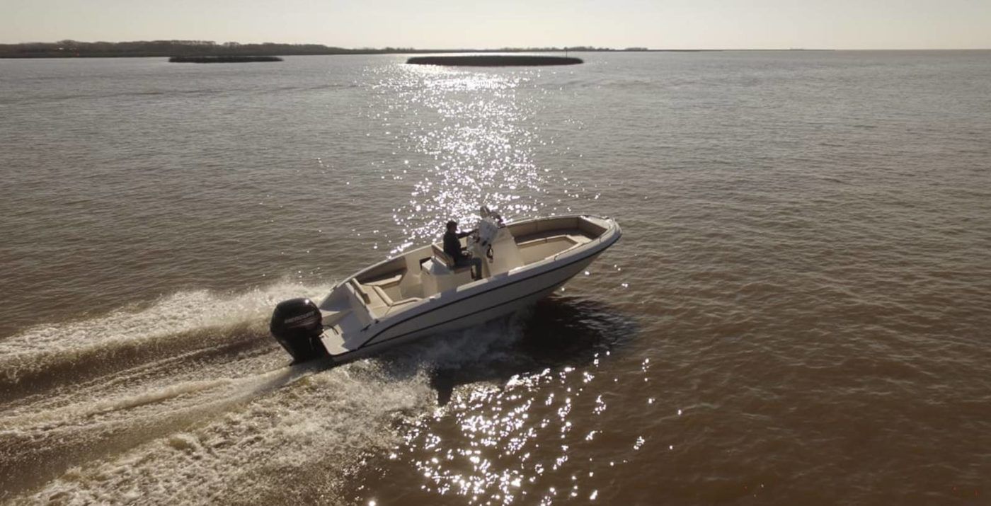 lancha para pesca en rios